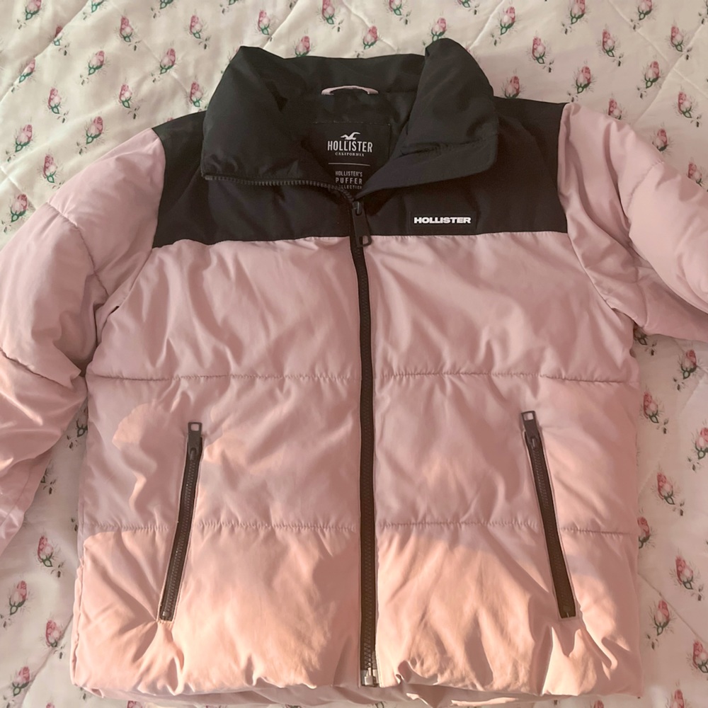 Hollister Puffer Jacket, In a small!